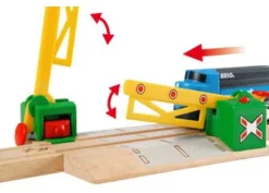BRIO Tracks - Magnetic Action Crossing